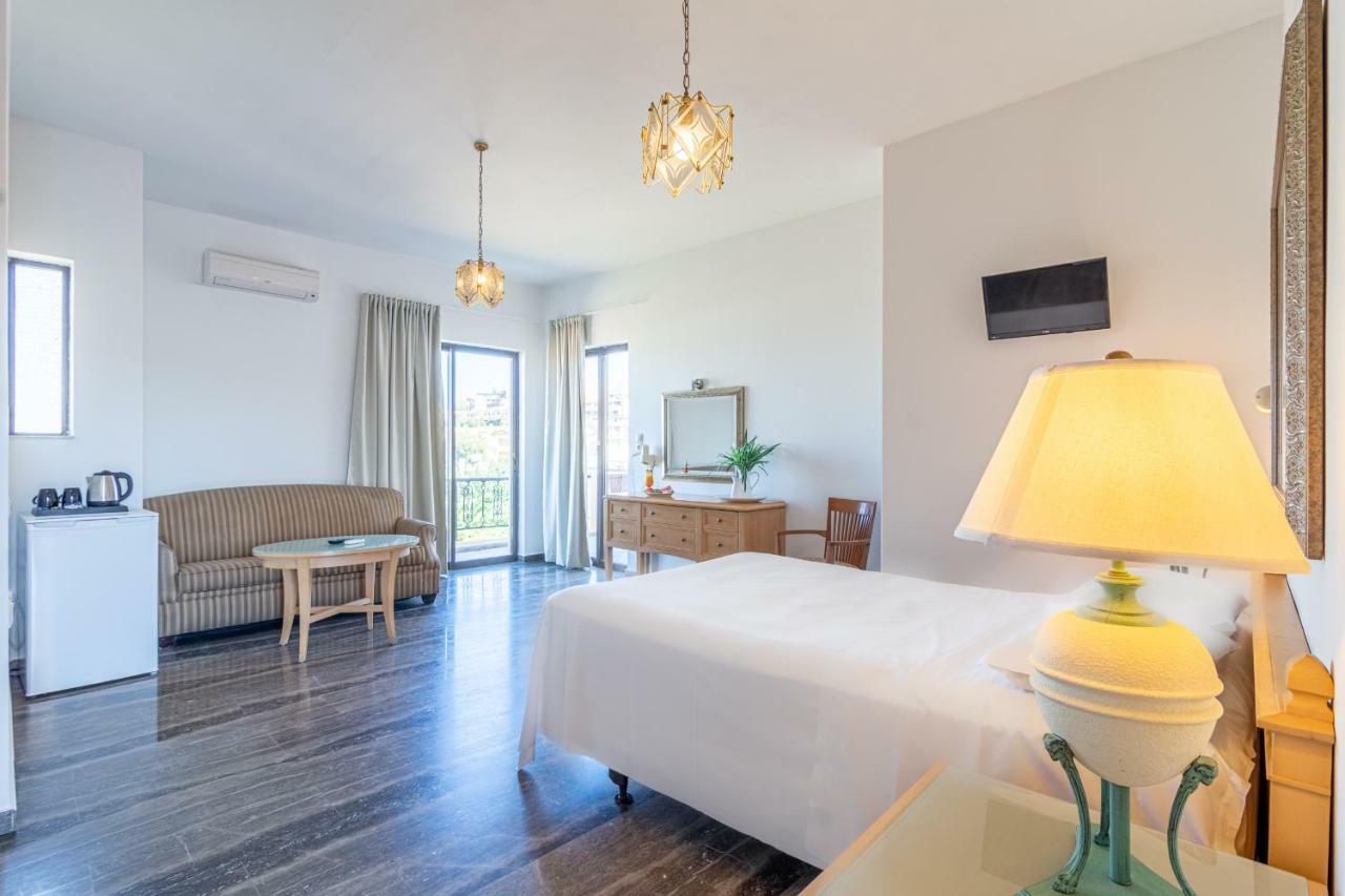 Minerva Beach Agia Marina  Exterior photo