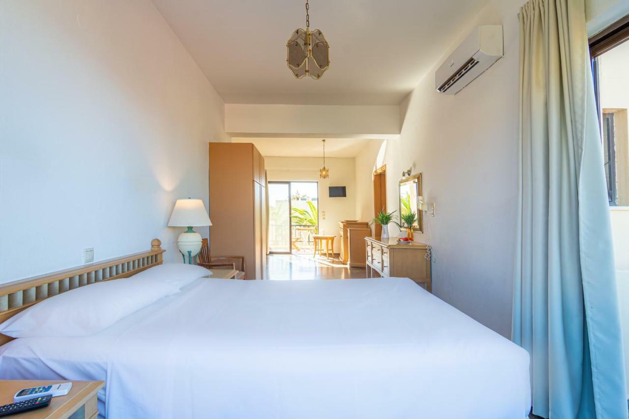 Minerva Beach Agia Marina  Exterior photo